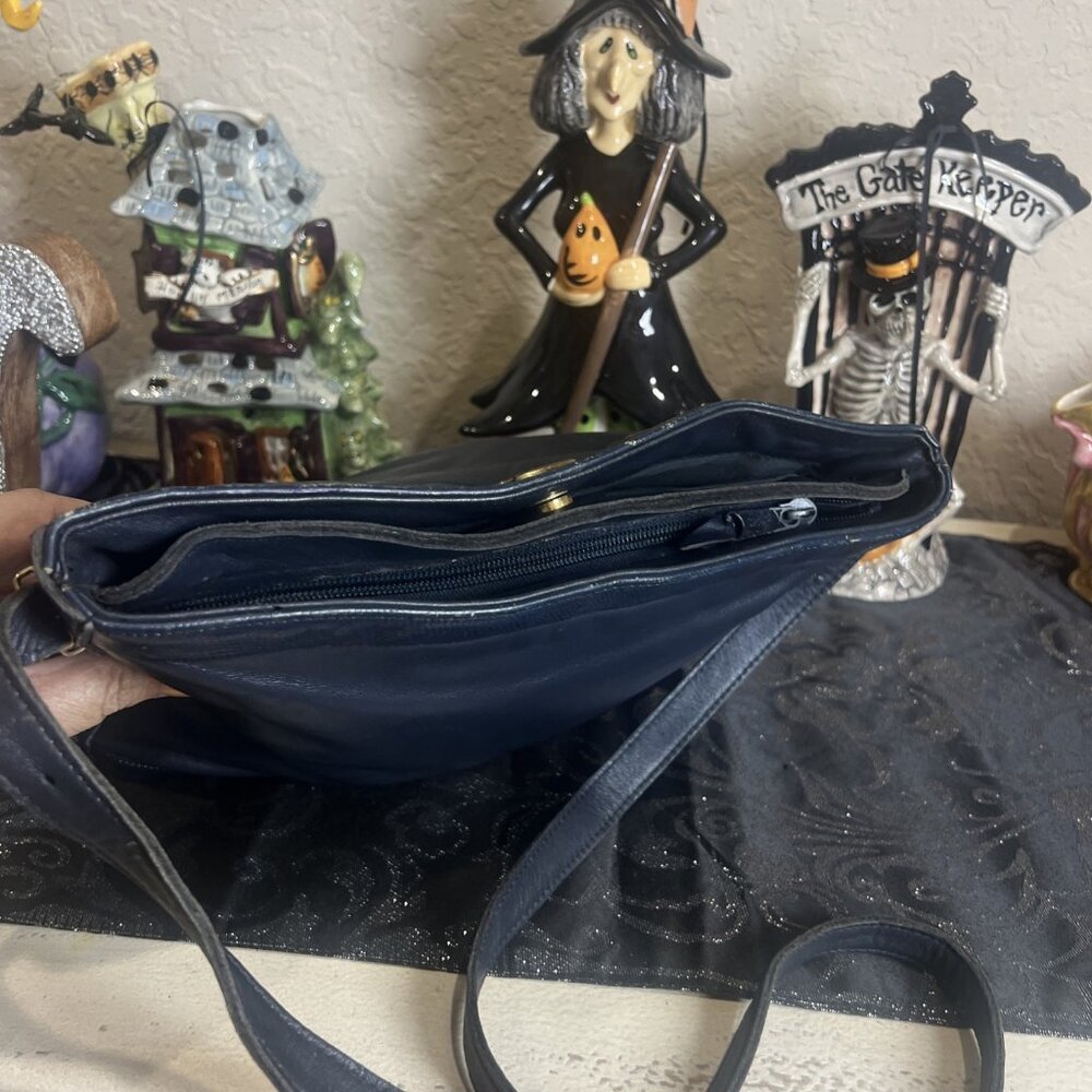 Vintage Etienne Aigner Navy Blue Leather Handbag Purse Adj Strap Medium - Picture 8 of 14
